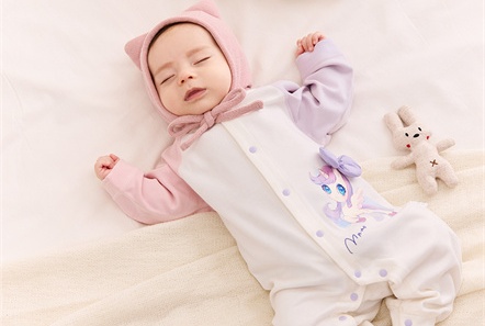 婴幼儿爬服